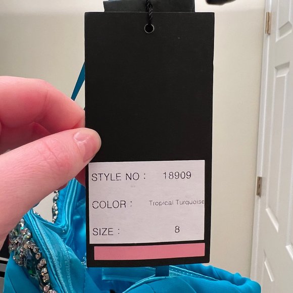 NWT La Femme 18909 - Prom Dress - Picture 5 of 7